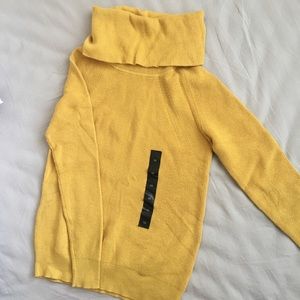 WARM KNITTED TURTLENECK AND LONG SLEEVE SWEATER